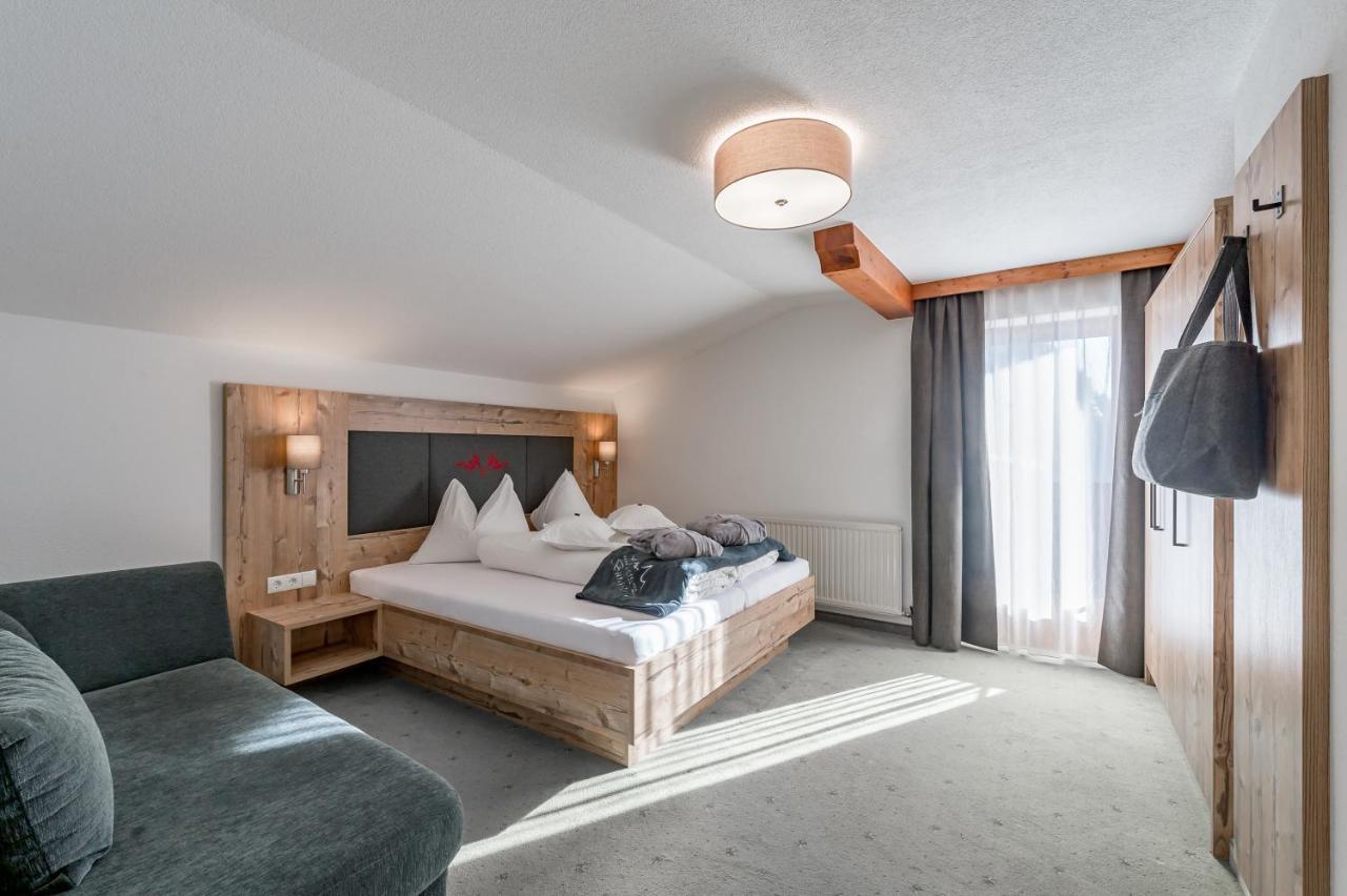 Hotel Burgstein - Alpin & Lifestyle Лангенфельд Номер фото